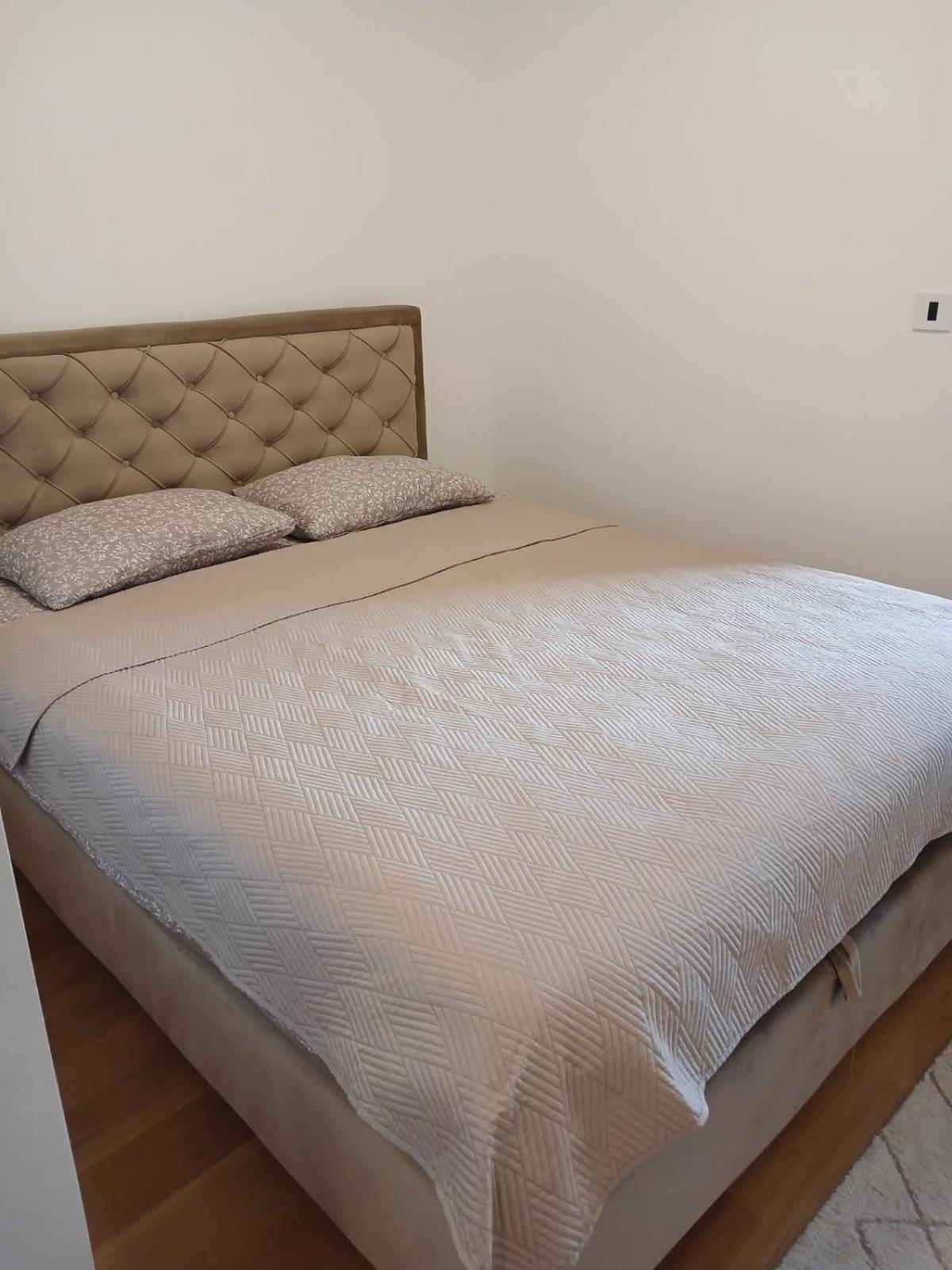 Apartament Paradiso - Besplatan Parking